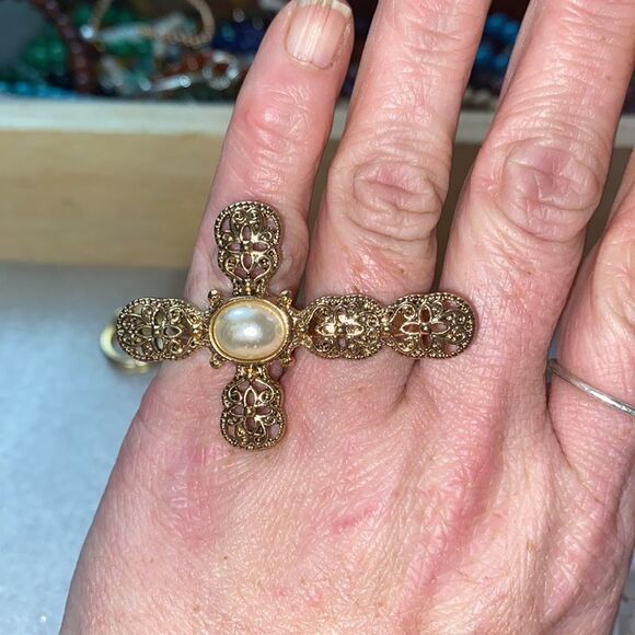 Two Ringer Filigree & Pearl Cross Ring - Picture 1 of 6